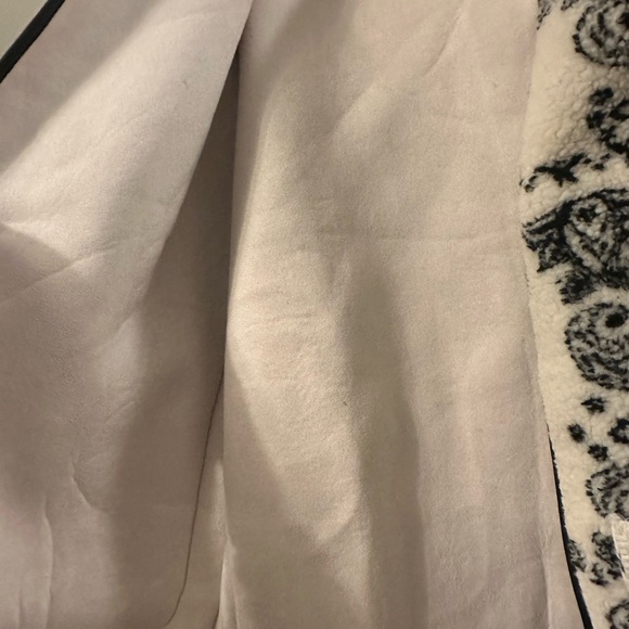 Vici Black and Cream Patterned Teddy Jacket - Picture 4 of 4